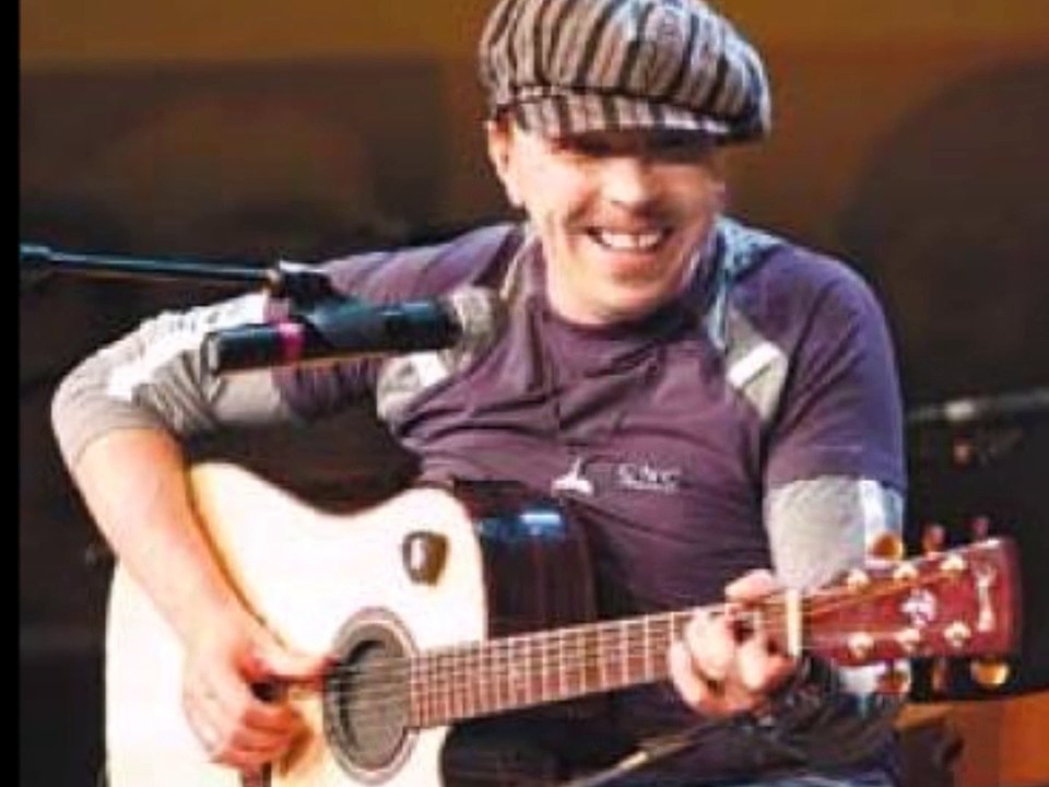 Гарик Сукачёв.