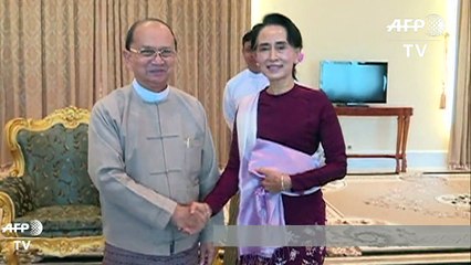 Télécharger la video: Birmanie: Suu Kyi rencontre le président Thein Sein