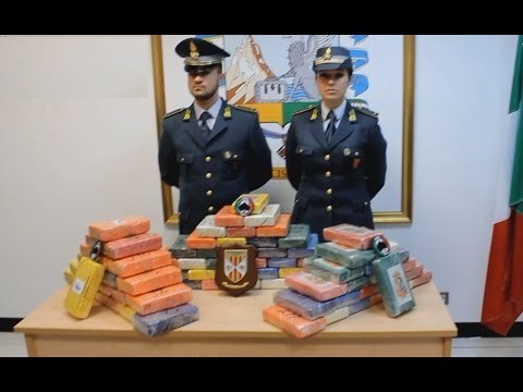 Gioia Tauro (RC) - 344 chili di cocaina sequestrati al porto (02.12.15)