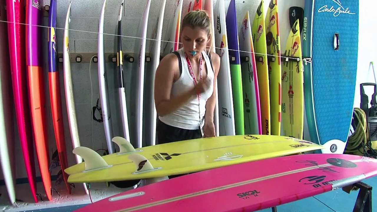 Surfer Maya Gabeira comes back to the record waves of Nazare