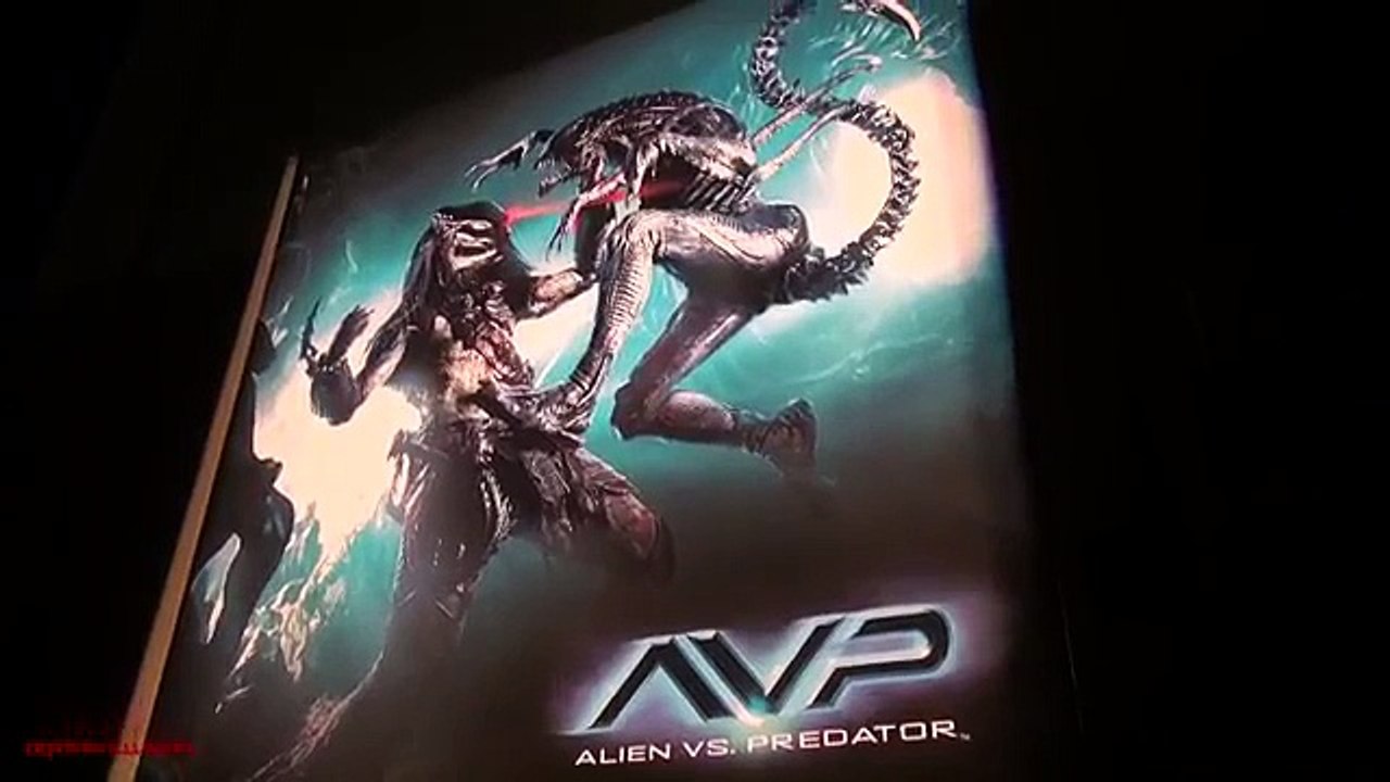 AVP Alien Vs Predator (Nightvision HD) Halloween Horror Nights