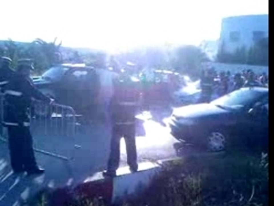 Devant le stade 3