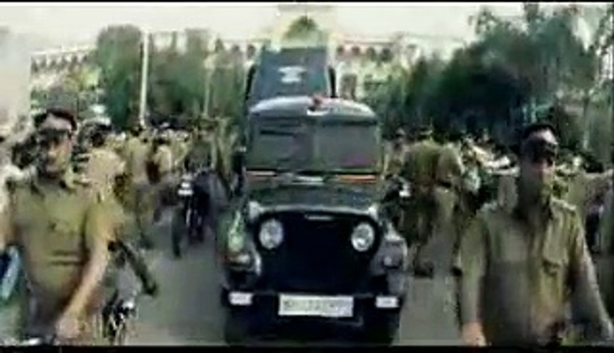 Fariyaad Kya Karen Hum Kise Dastan Sunayen