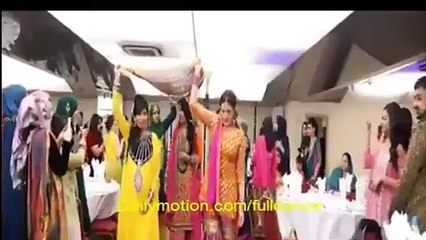 Most Popular Video Of Pakistani Mehndi Dance Prepration -