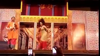 Yarri lani te Pakki La Hot Mujra