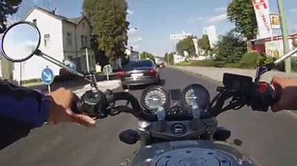 Après avoir commettre plusieurs infractions, il reçoit son instant karma