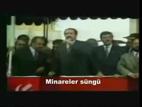 Erdogan Reading Poetry (1997) (Başbakan Erdoğan'ın Siirt'te Okuduğu Şiir - 1997