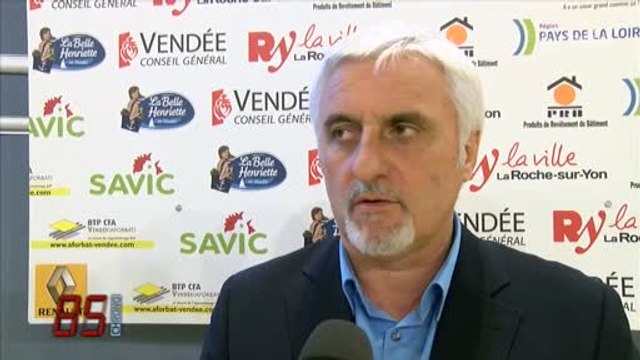 La Roche VBC vs Tarbes (56-50) | Interview de François Gomez