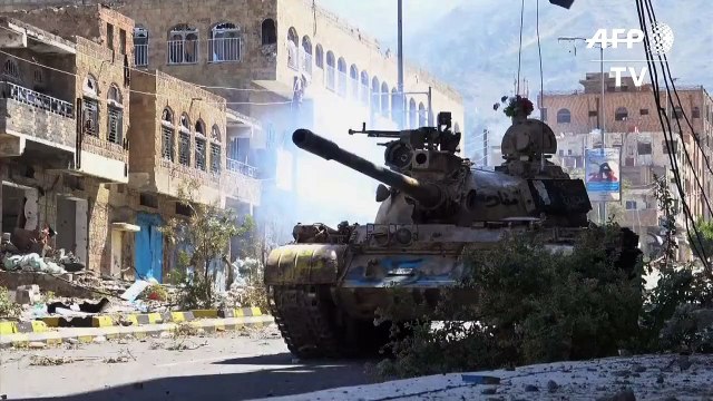 القوات الموالية للحكومة اليمنية تتقدم في تعز