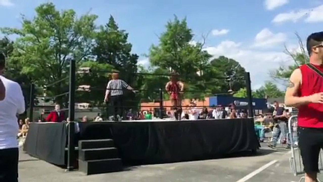 NYLA ROSE VS AMBER RODRIGUEZ