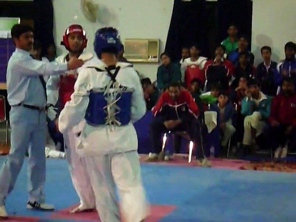 adil bin talat pakistan taekwondo champion spin kick 2009