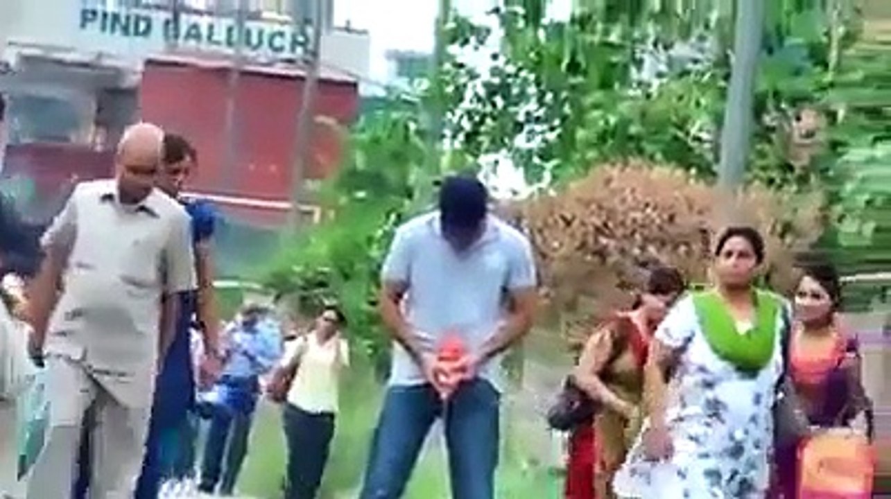 Funny Pee Prank in Pakistan