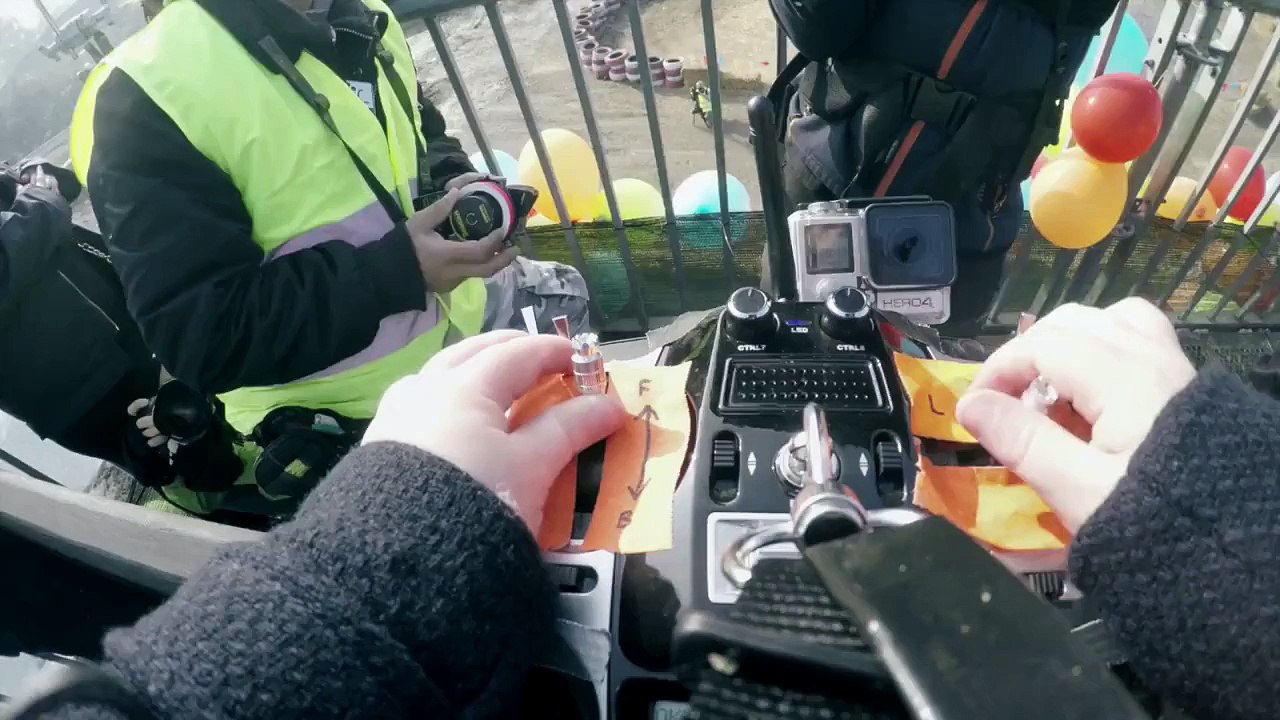 Nouvelle pub volvo pour le camion FMX 8: une fillette de 4 ans pilote le 18 tonnes