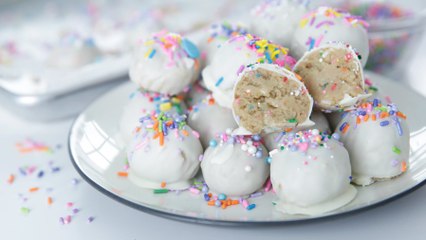 Make Like It's Your Birthday With These No-Bake Oreo Truffles