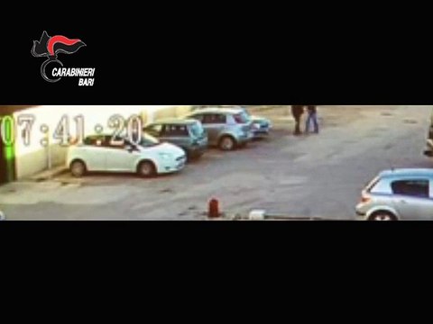 Sparatoria a Bisceglie, 59enne ferito al piede, preso il pistolero. Ecco il VIDEO registrato dalle telecamere