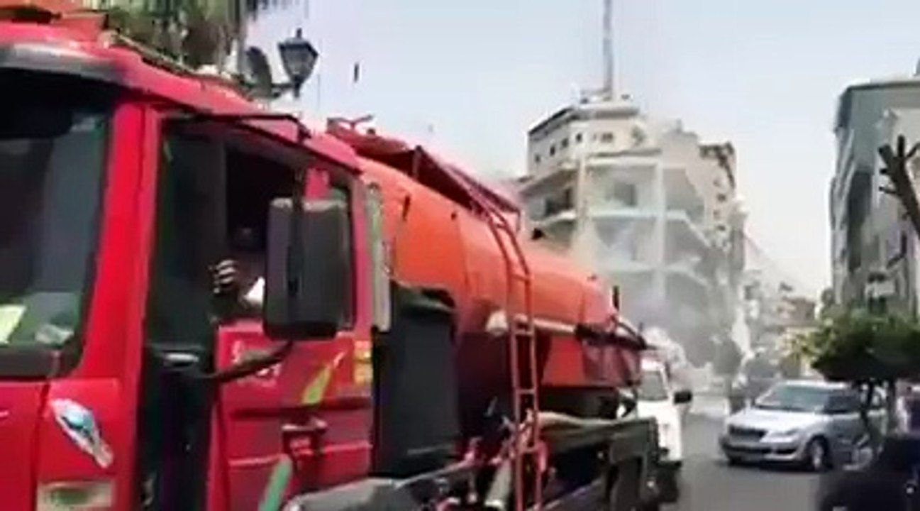 arab mai pani ka chhirkao dekhain.kia baat hai.