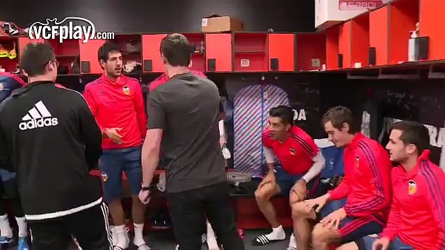 Gary Neville takes training Valencia as he begins La Liga journey