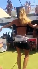 Tekne'de Müthiş Oryantal Show!