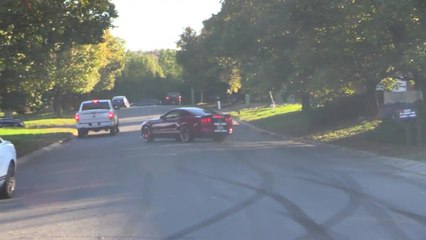 Il explose sa Ford Mustang en accélérant comme un Jacky