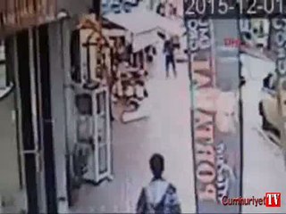 Kız arkadaşına sinirlendi, jiletle cinsel organını kesti