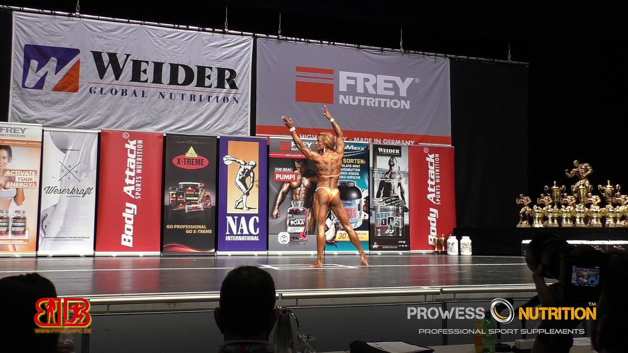 Universum 2015 - Judit Palecian Ms. Figure over 40