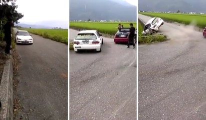 Yolda Kalan Rakibini Geçmeye Çalışırken Kaza Yaptı