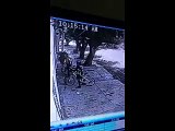Así robaron estos ladrones unas bicicletas en Maracaibo