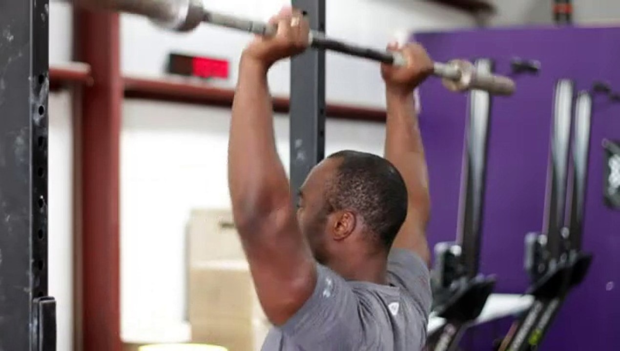 Dumbbell vs. Barbells for Military Presses