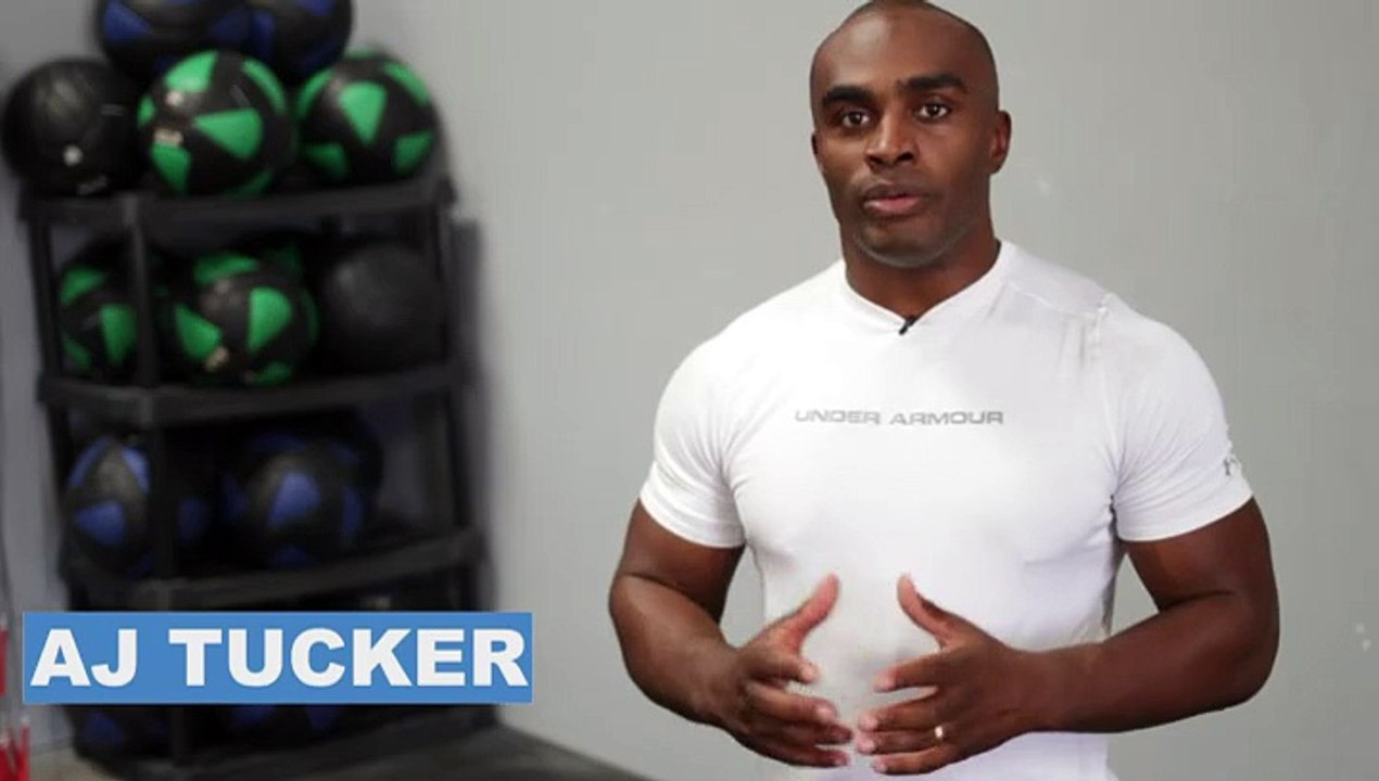 Lunges With Lateral Raises