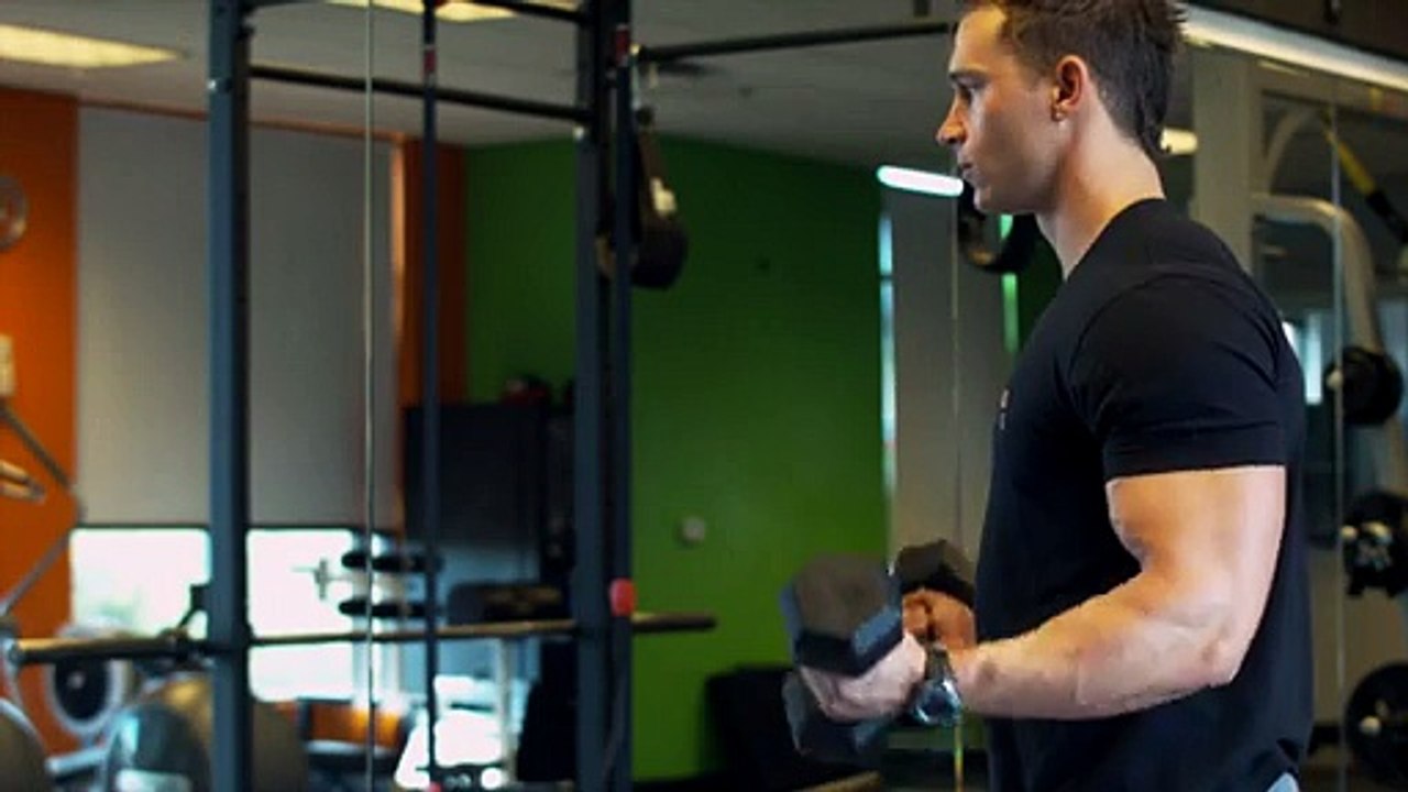 Should I Use Dumbbells or Curl Bars?