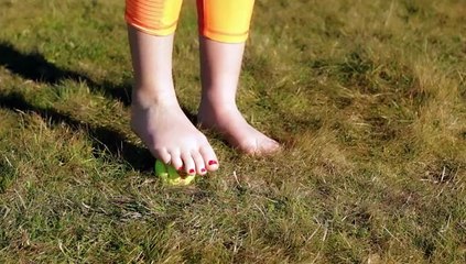 Stretching the Intrinsic Foot Muscles