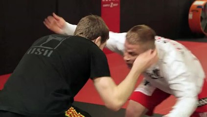 How to Get an Opponent Off Guard in a Wrestling Match