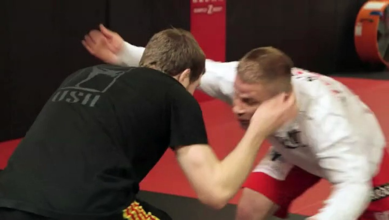 How to Get an Opponent Off Guard in a Wrestling Match