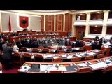 Report TV - Bllokohet foltorja e Kuvendit fyerje mes Berishës dhe Ballës