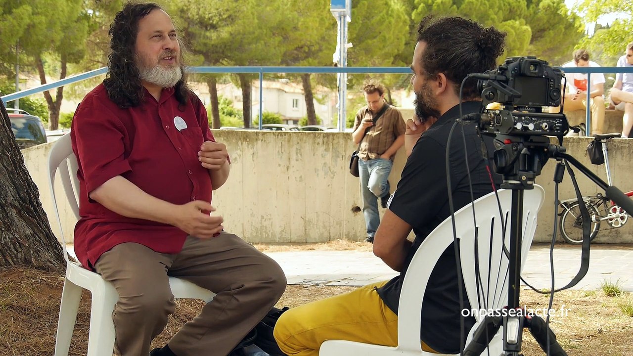 J'ai décidé de créer GNU-Linux et d’œuvrer en faveur des logiciels libres (version courte)