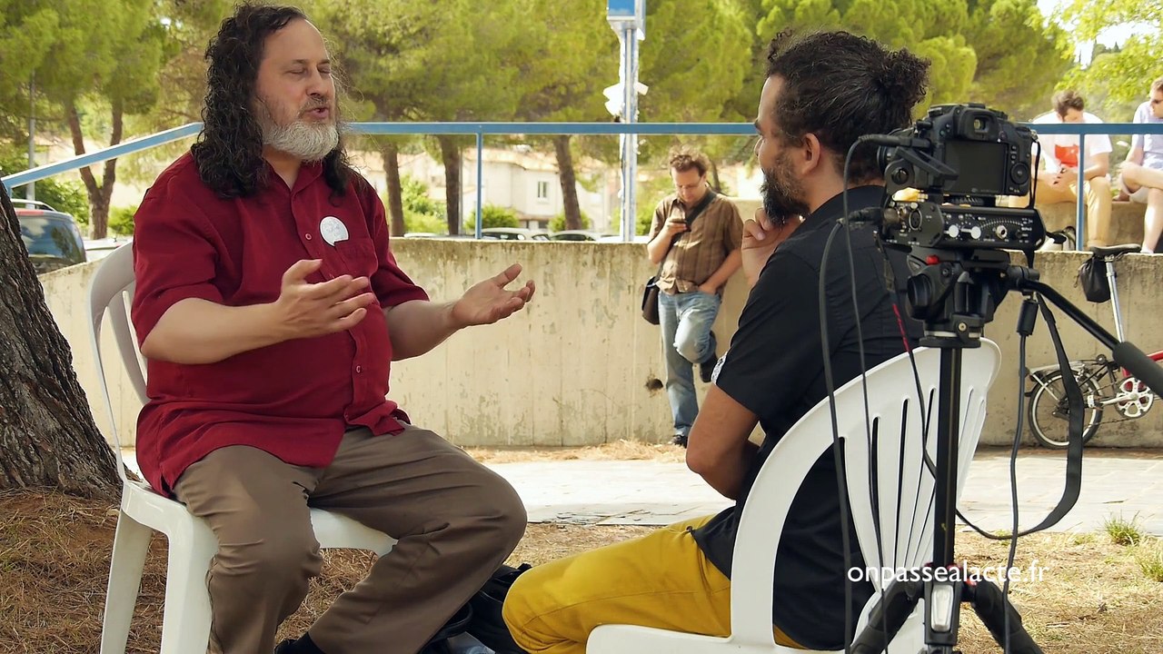 J'ai décidé de créer GNU-Linux et d’œuvrer en faveur des logiciels libres (version intermédiaire)