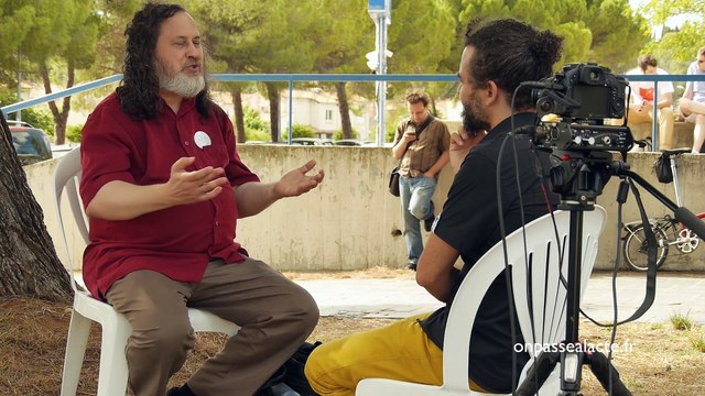 J'ai décidé de créer GNU-Linux et d’œuvrer en faveur des logiciels libres (version intermédiaire)