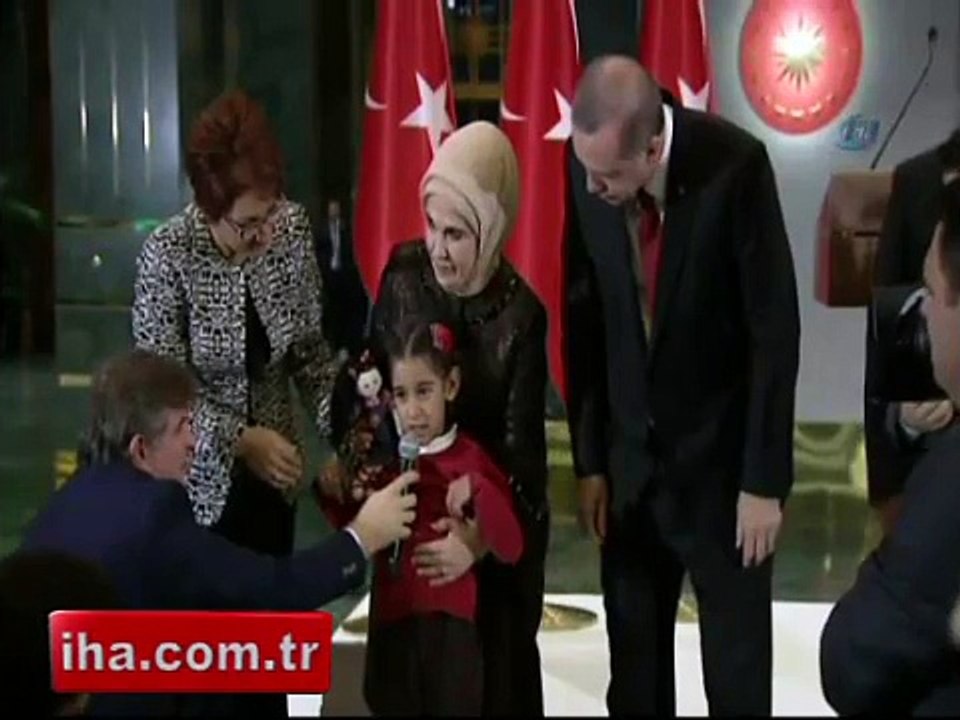 Minik Konuğu Söyledi Erdoğan Eşlik Etti