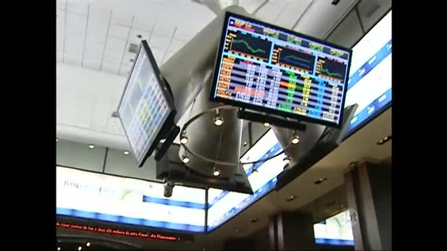 Aceitação do pedido de impeachment de Dilma faz Bolsa subir e dólar cair