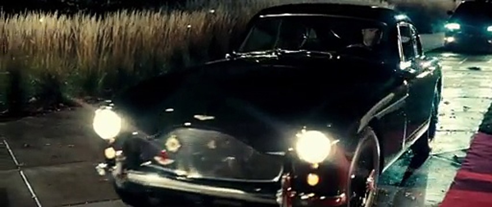Batman v Superman- Dawn of Justice - Official Trailer 2