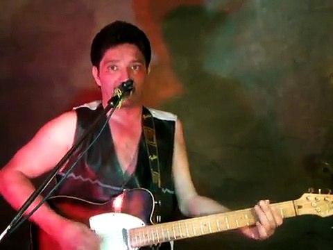 Thierry délire sur des chansons de MR Johnny chanter par Thierry.