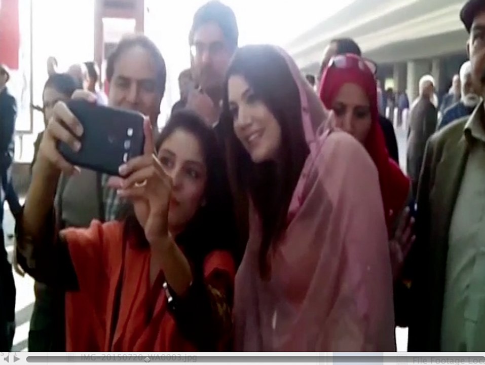 Reham Khan returns to Pakistan