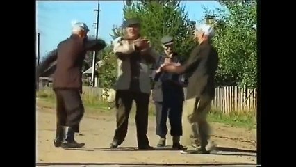 Seleção de piadas russas chicote russo só na Rússia russos loucos Pessoas
