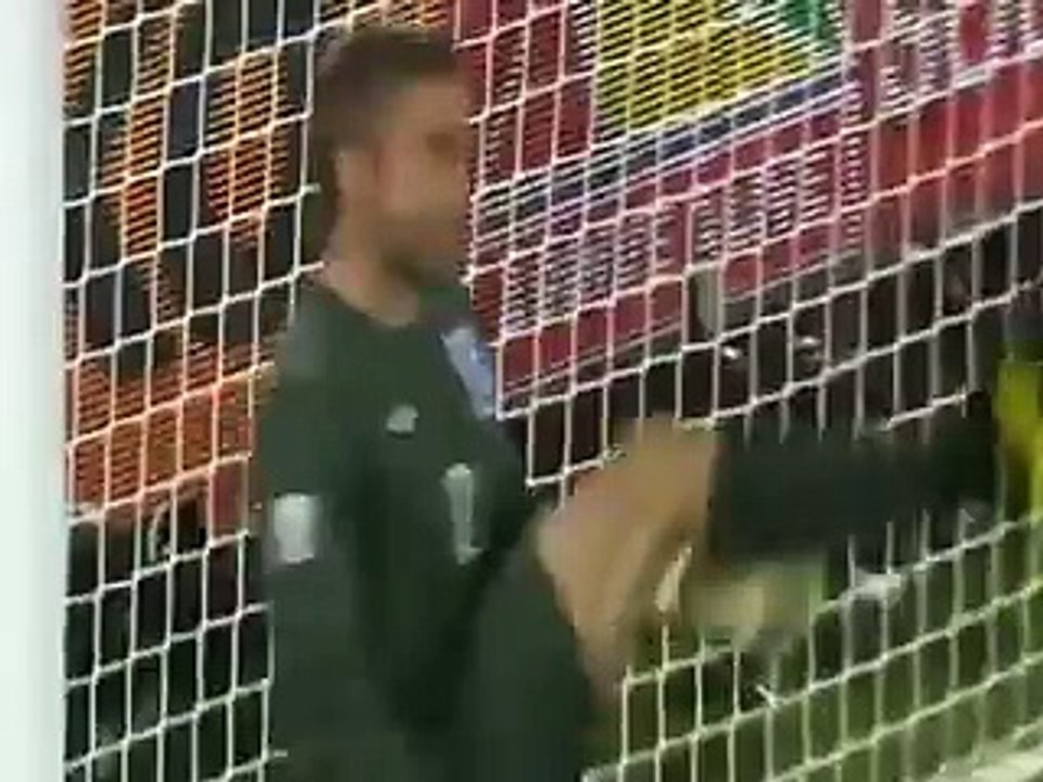 *Too hot to handle*Clint Dempsey's Goal World Cup 2010