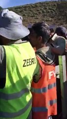 عمران نے ٹریفک کلئیر کراتے وقت لوگوں سے کیا بات کی سنئے