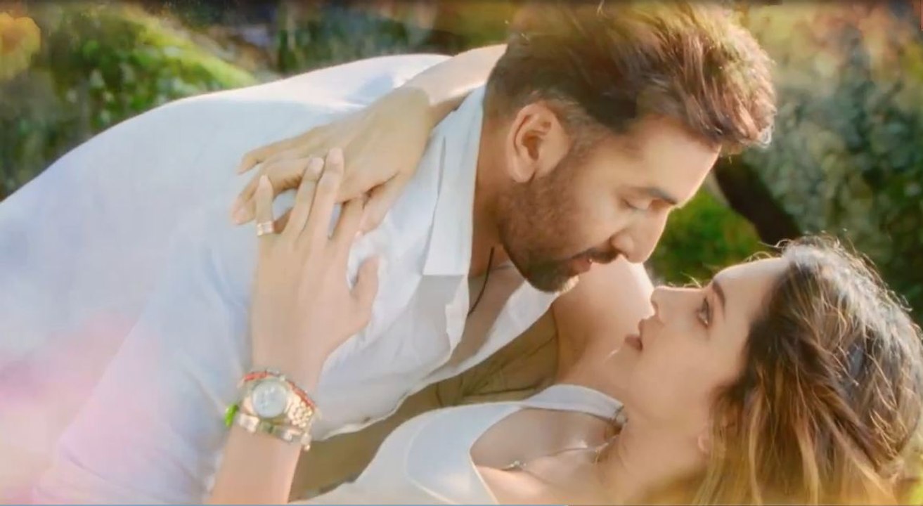 'SAFARNAMA' Tamasha Song (LYRICAL) - Ranbir Kap...