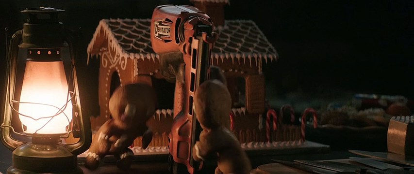Krampus - Clip - Howard Is Attacked