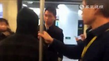 Kung fu in real fight!!!!A Chinese man fights on subway in Tai chi tai ji style.