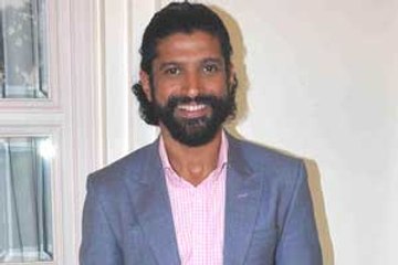Farhan reacts on Anushka's statements on gender discrimination