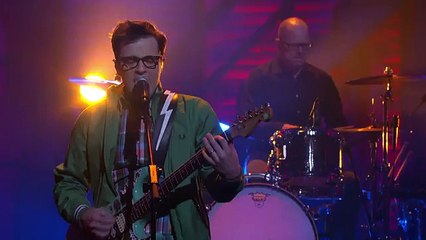 Weezer – “Thank God For Girls” 12/3/15 Conan